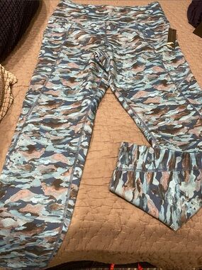 Tahari sport leggings